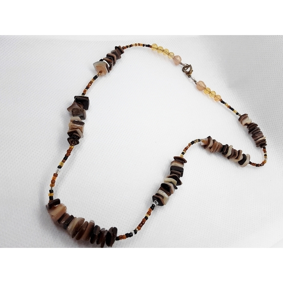 🥑Handmade Shell, Glass Seed Bead Necklace  18" - Picture 1 of 5